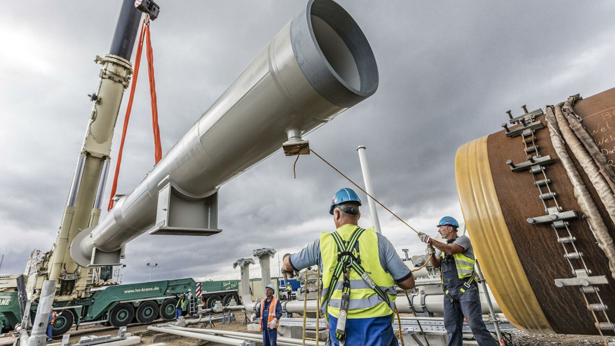 Строительство "Северного потока - 2" завершат в августе - в Nord Stream 2 AG разъяснили будущее Украины