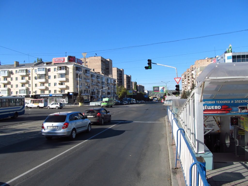 Неизвестные заминировали подземный переход в оккупированом Луганске: террористы не пропускают людей, движение прекращено