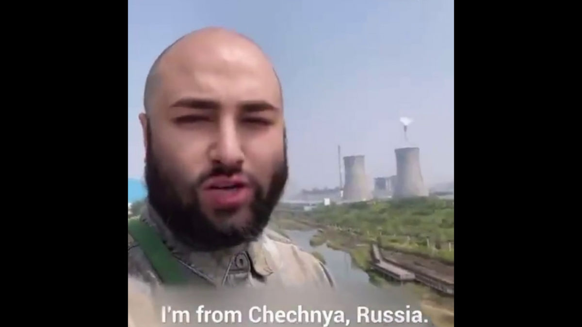 ​Китаец развел россиян на деньги и заодно показал, как "кадыровцы" могли монтировать ролики про Украину
