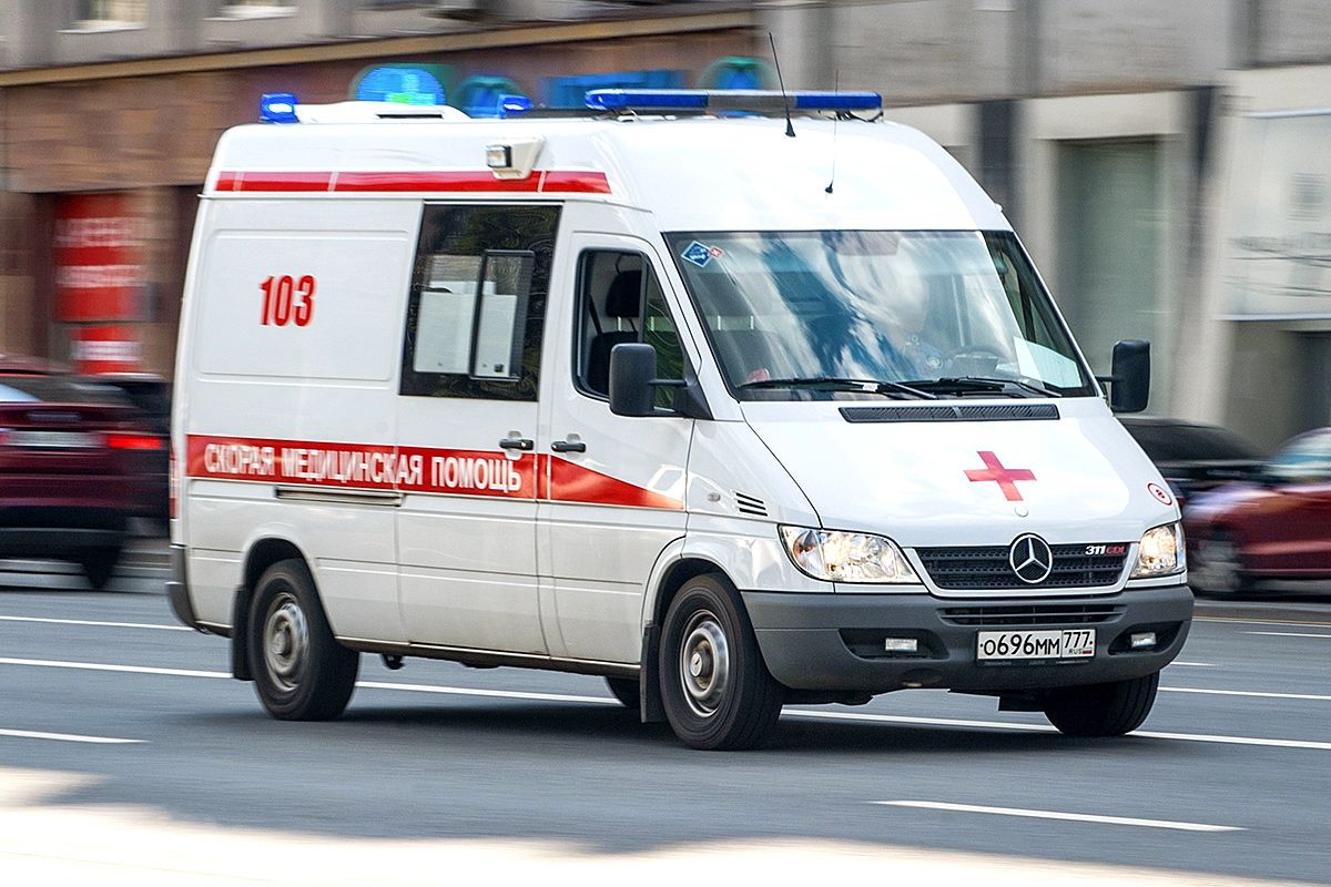 ​В Макеевке тяжело ранен 17-летний подросток: открыл с другом таинственный деревянный ящик