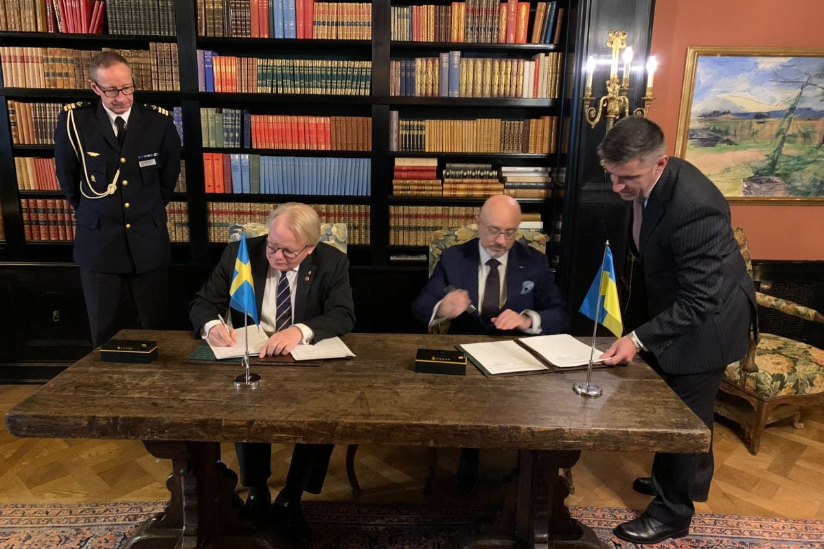 ​Украина и Швеция подписали Соглашение о военном сотрудничестве - Резников раскрыл детали
