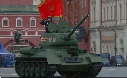 "Курсанты и минимум техники", - разведка Британии дала оценку парада в Москве на фоне потерь армии РФ