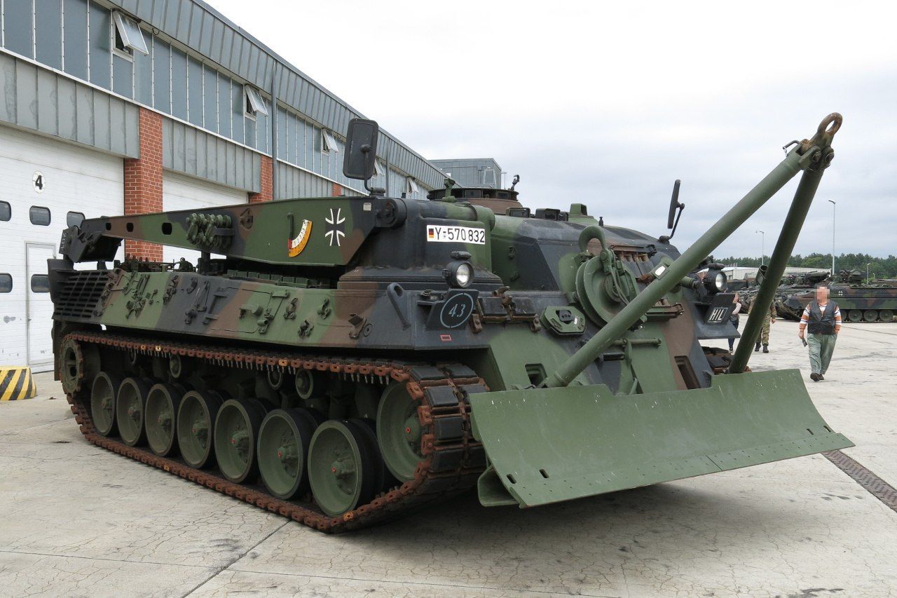 ВСУ усиливаются: ​Германия передала Украине 5 машин Bergepanzer 2