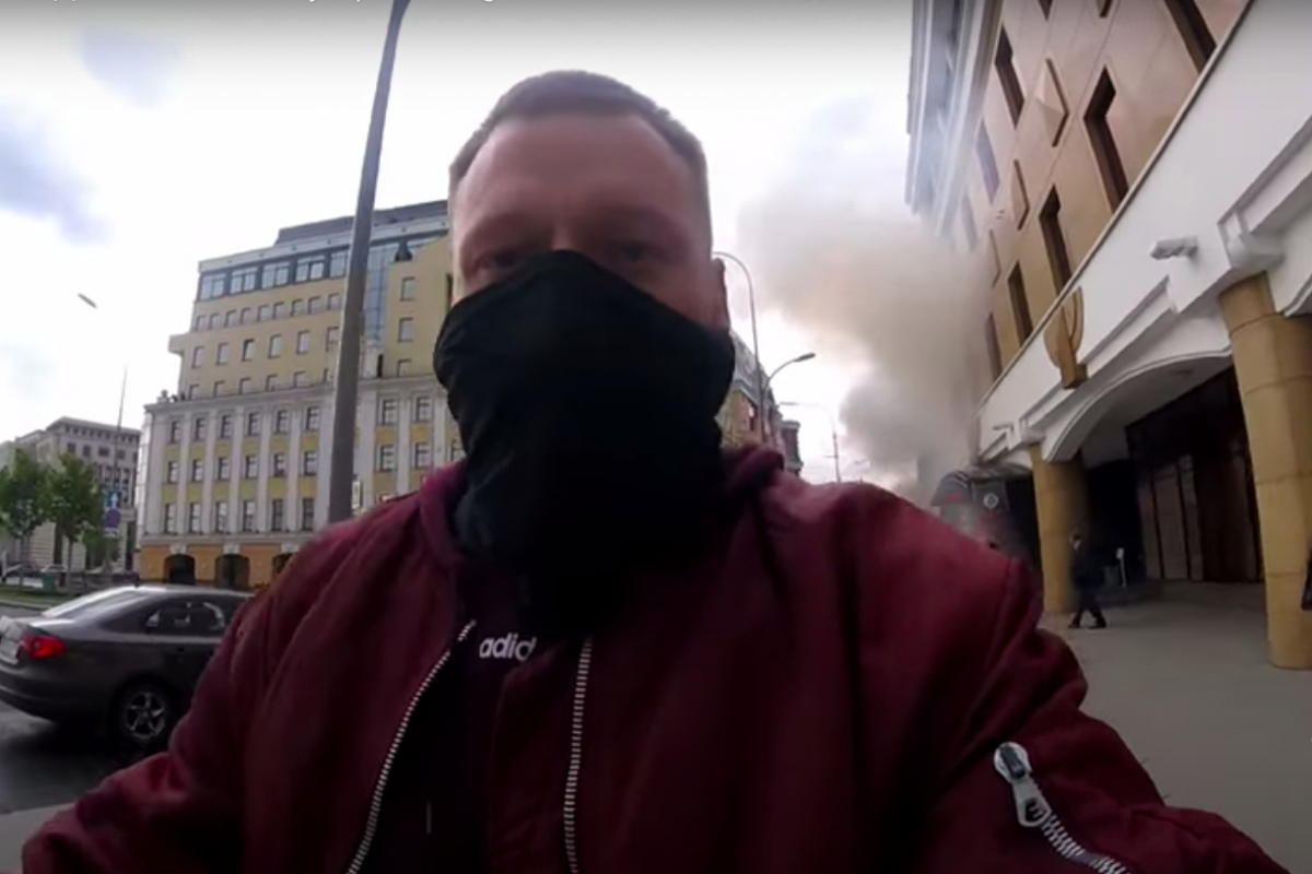 "За Донецк", - видео нападения на офис Google в Москве попало в Сеть, рядом проходил сотрудник Russia Today