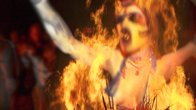 Индейцы Парагвая заживо сожгли женщину, которую считали ведьмой