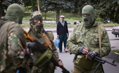СНБО: ЛНР угрожает беженцам из Луганска конфискацией жилья