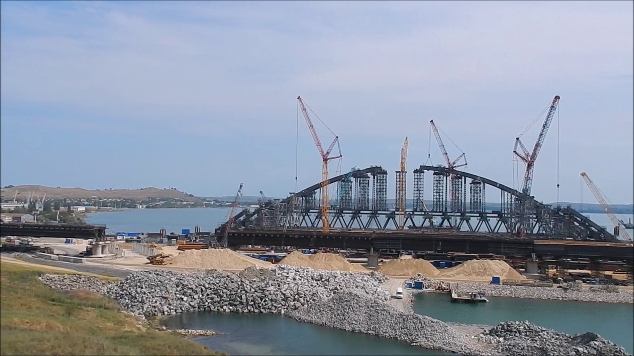 Компания из Украины помогла оккупантам РФ построить Крымский мост, поставив около 30 тыс. тонн щебня, - улики СБУ