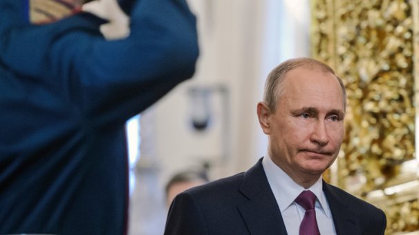 Путин эффектно сел в лужу, отвечая на вопрос о сбитом на Донбассе "Боинге": президент РФ повторил фейк своих пропагандистов