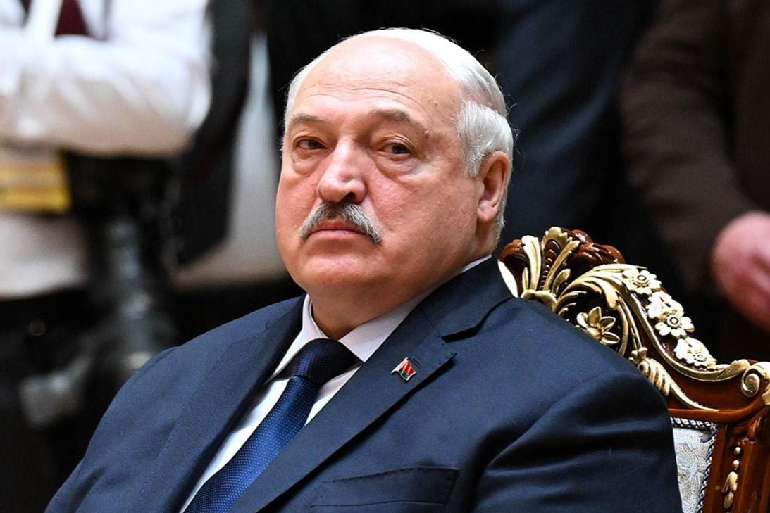 Лукашенко публично послал Трампа и пригрозил вместе с Путиным "бахнуть" по Европе "Орешником"