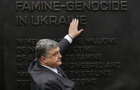​Важный сигнал: В Конгрессе США пообещали Порошенко официально признать геноцидом Голодомор, который в Украине в 1932 – 1933 годах организовал Сталин