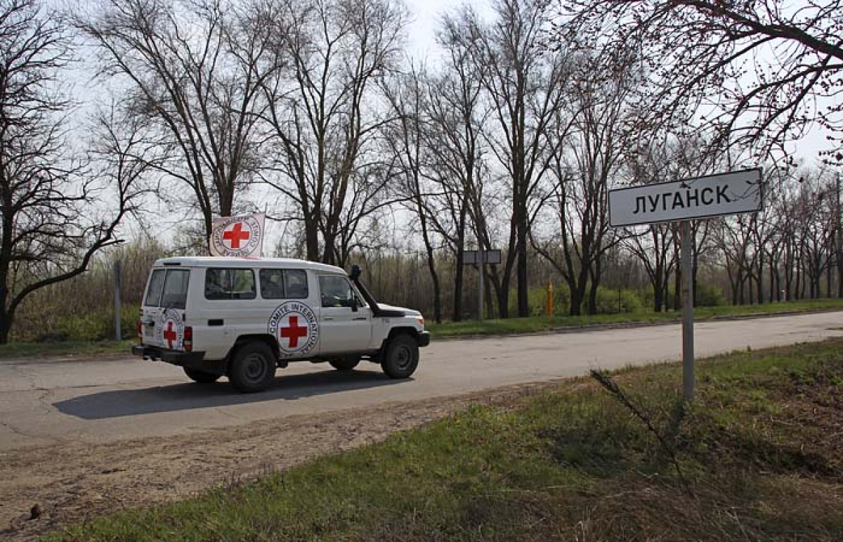 "СМИ" Донбасса: "Люди берут взаймы, чтобы пережить пандемию и вылечиться"