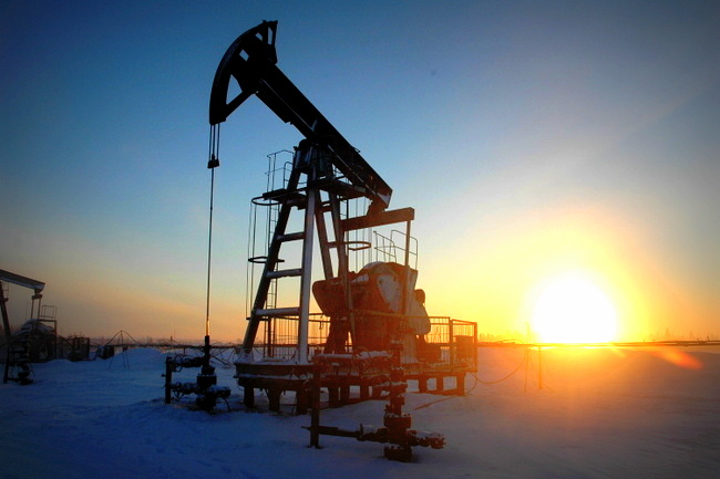 Цены на нефть продолжают падать: стоимость марки WTI опустилась ниже $63 за баррель