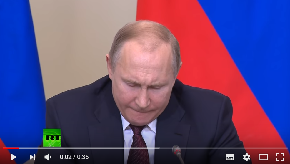 Опубликовано видео, как Путин опозорился прямо на выступлении в Санкт-Петербурге: комичный эпизод взорвал соцсети - кадры