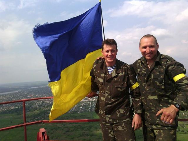 "Не повесить там украинский флаг было бы странно!" - Гай вспомнил, как в 2014 году, рискуя жизнью, вешал флаг Украины в Славянске