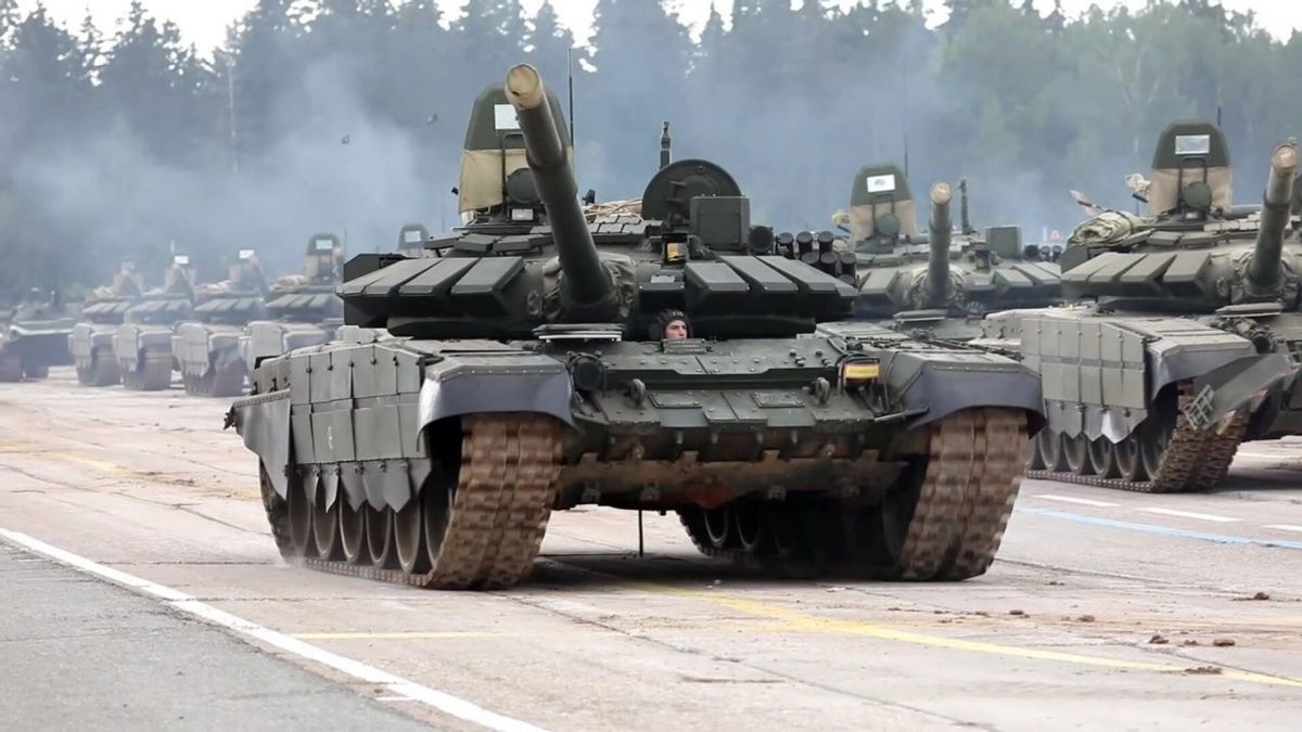 РФ пыталась приобрести у Беларуси 100 танков и БМП после огромных потерь в Украине