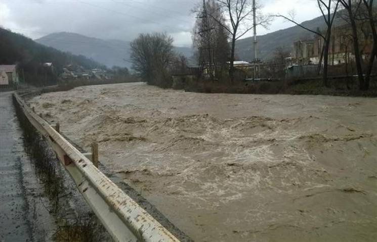 ​Наводнение в Закарпатье - появились ужасающие кадры с беспилотника