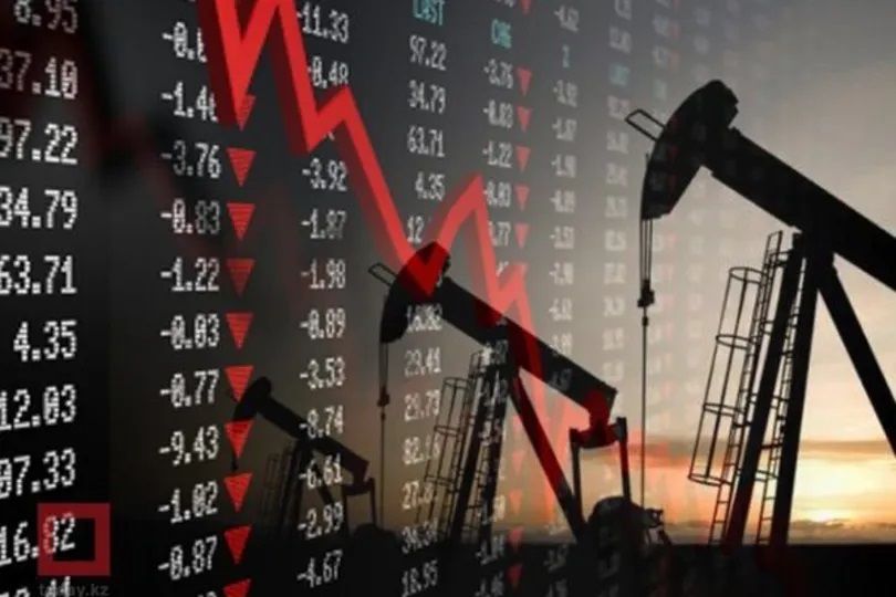 Цены на нефть продолжают падение: Россия готова к сокращению объемов добычи
