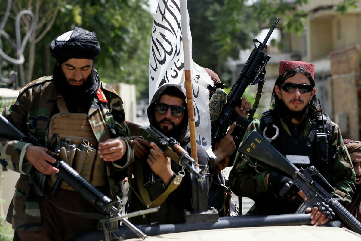 ​Иран и "Талибан" устроили бои на границе: талибы пошли в наступление и захватили иранские КПП