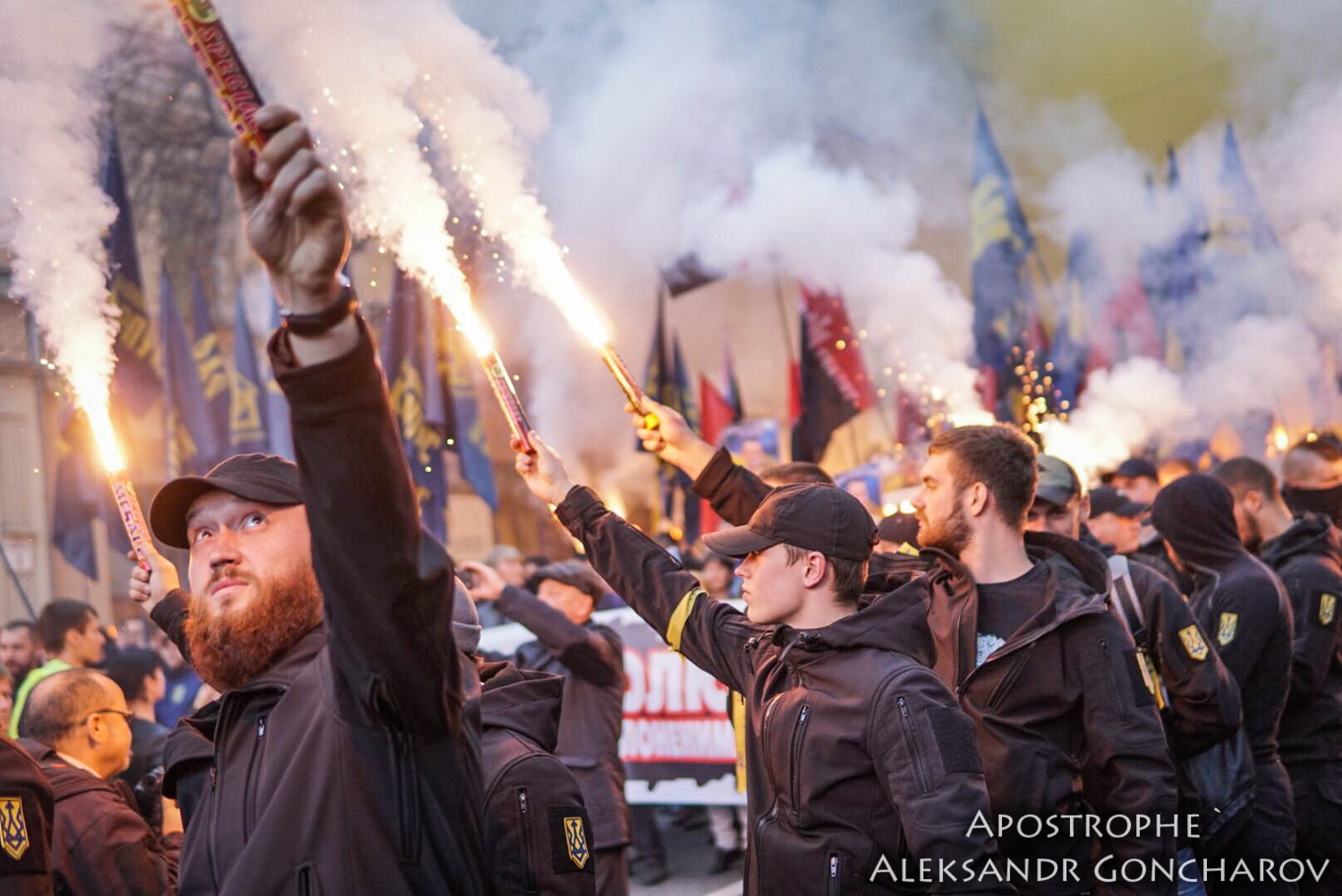 В Киеве на Марше УПА звучит знаменитая кричалка о Путине: на Европейской площади уже 10 тысяч человек - видео