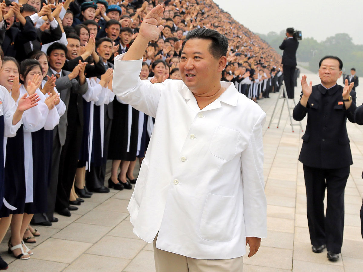 Ким Чен Ын кардинально изменил внешность и "разбил сердца" корейцев 