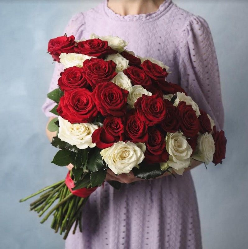 Поради вiд Flowers.ua: Як обрати та доглядати за трояндами
