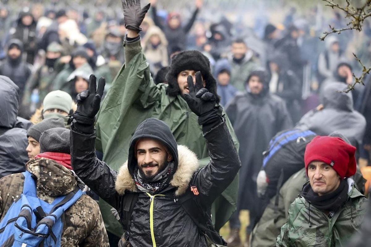 Москва и Минск могли привлечь ХАМАС и "Хезболлу" для провокаций на польской границе – The Telegraph