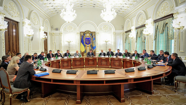 Официально: на заседании СНБО утвержден санкционный "список Савченко"