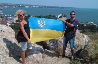 Новые обыски украинцев в Крыму: ФСБ ворвалась в дом матери украинского волонтера 