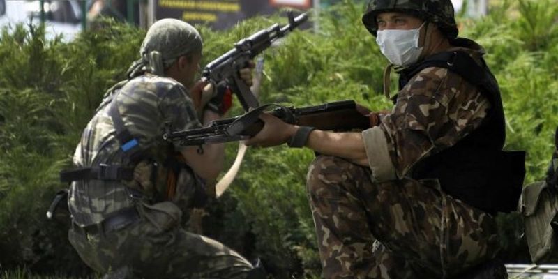 Командир батальона "Азов": По ситуации в Мариуполе отвод войск не ощущается