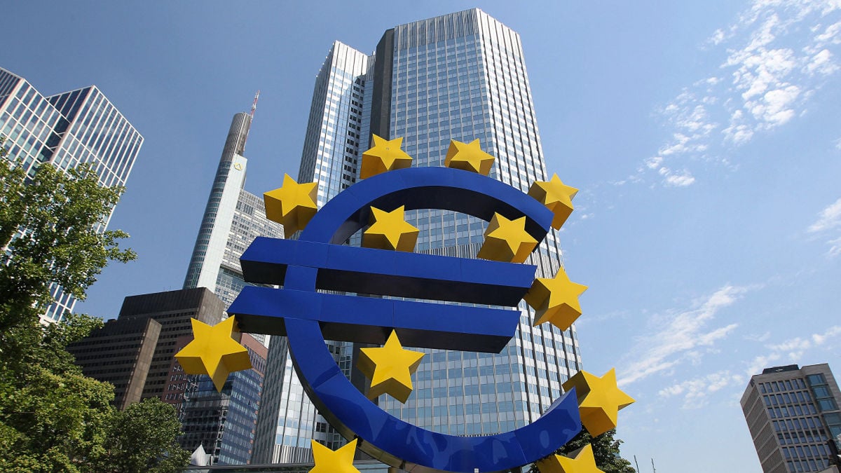 ЕЦБ поручил банкам, взаимодействующим с РФ, готовиться к отключению России от SWIFT - FT