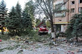 В Луганске в результате обстрела пострадали жилые дома