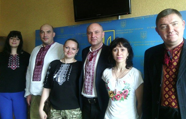 "Поддерживаем украинское!" - полиция Донецкой области вышла сегодня на работу в вышиванках