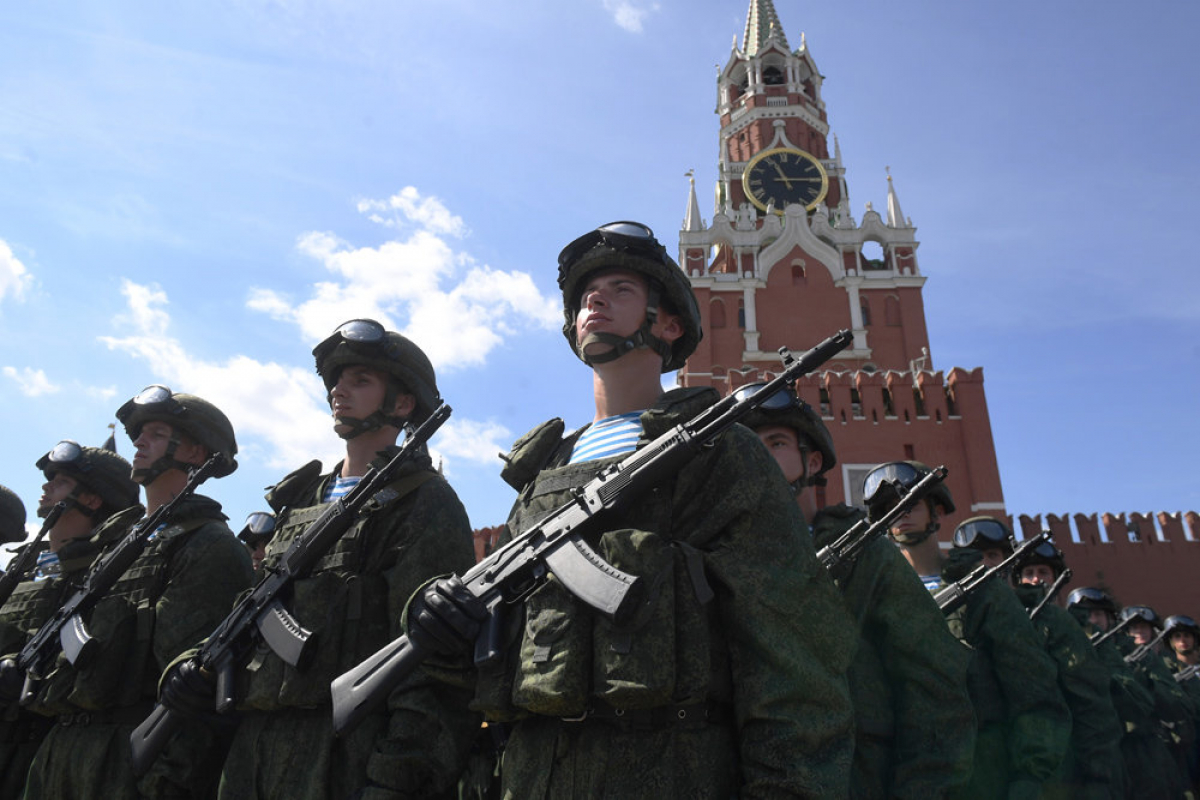 ​Кремль рекордно увеличил расходы на "оборонку" на фоне слухов о новом вторжении в Украину
