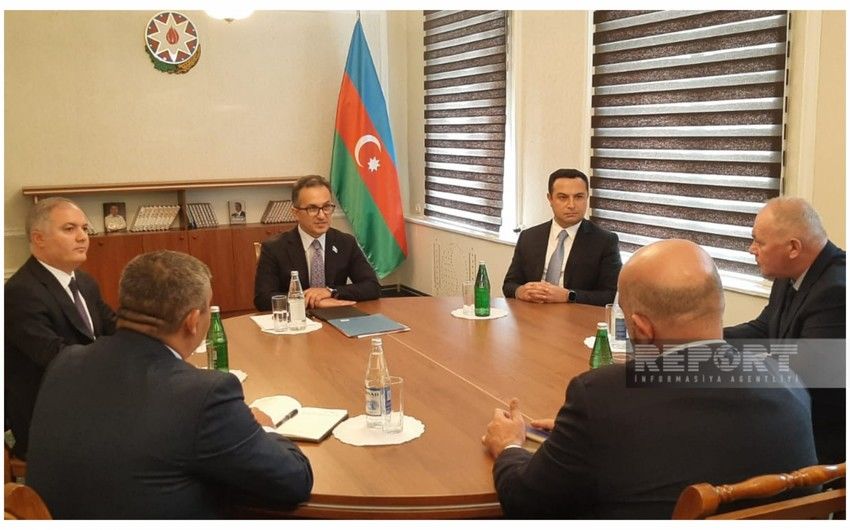 Сепаратисты Карабаха прибыли в Азербайджан на встречу, их охраняют российские "миротворцы"