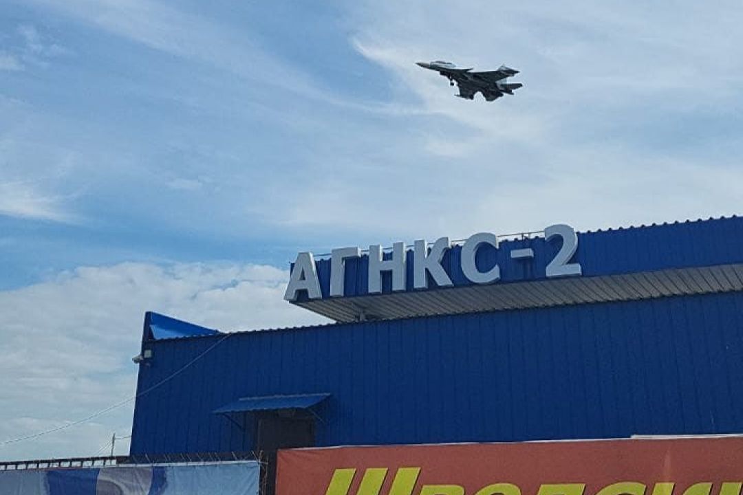 ​Путину страшно: впервые борт с диктатором летел в сопровождении истребителей внутри России