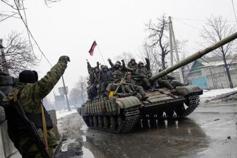​В районе Дебальцево ДНР сосредоточили 24 танка и 38 ББМ, - Тымчук