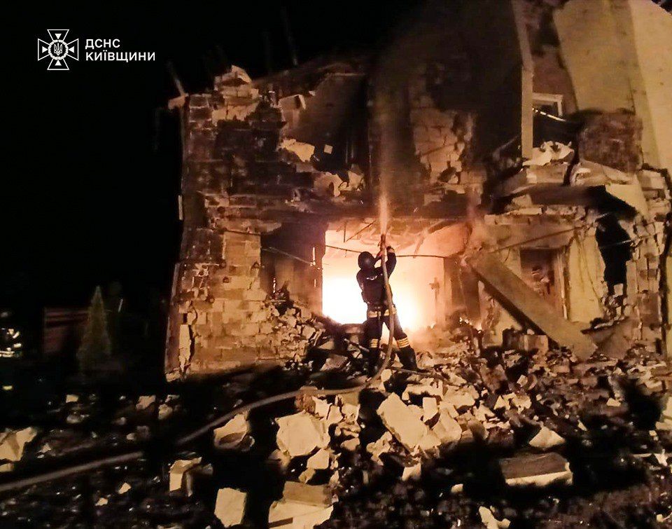 "Сложный комбинированный удар", – Зеленский раскрыл детали и последствия ночной атаки РФ по Украине