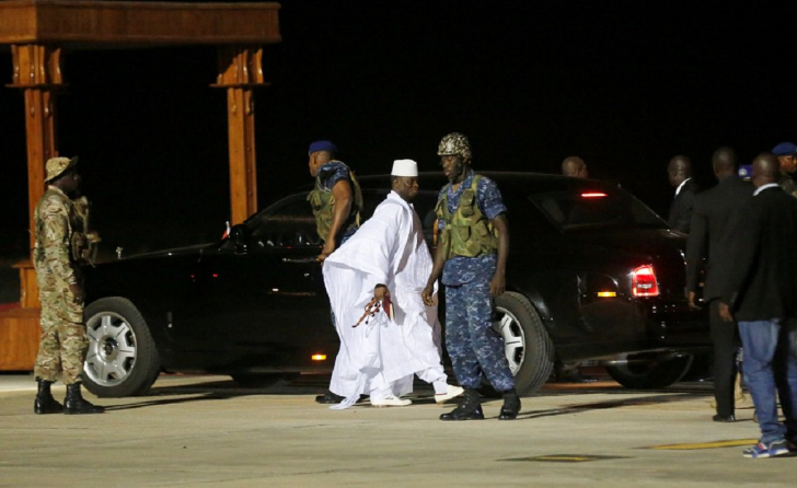 Африканский Янукович: этой ночью из Гамбии сбежал диктатор Джамме, не хотевший передавать власть новоизбранному президенту - опубликованы фото побега