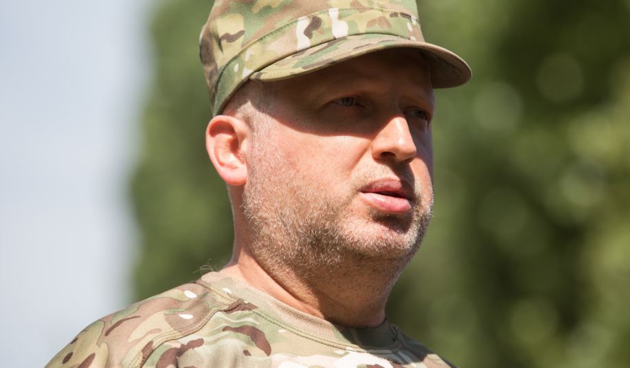 Турчинов - полицейским: граждане Украины должны вас уважать, а не бояться