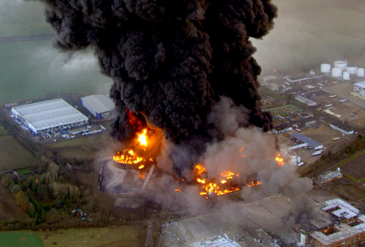 ГСЧС: Под Кременчугом взорвался нефтяной завод