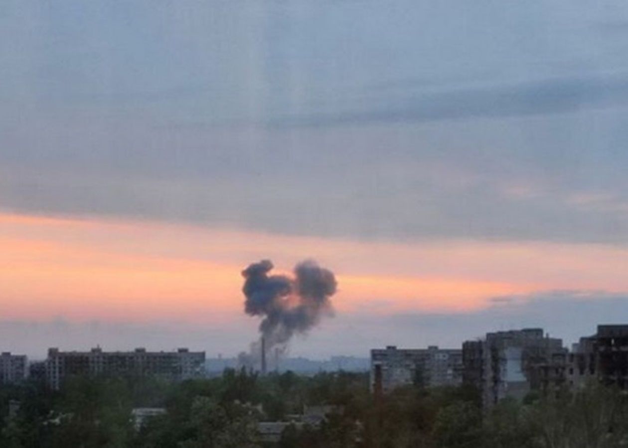 Прилет в четкое расположение оккупантов на бетонном заводе в Мариуполе, кадры