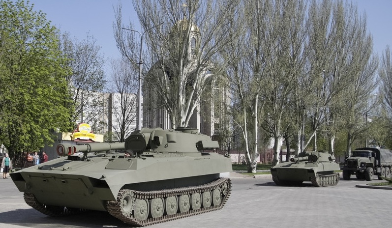 В Донецке тревожная обстановка, слышна работа тяжелых орудий, - горсовет