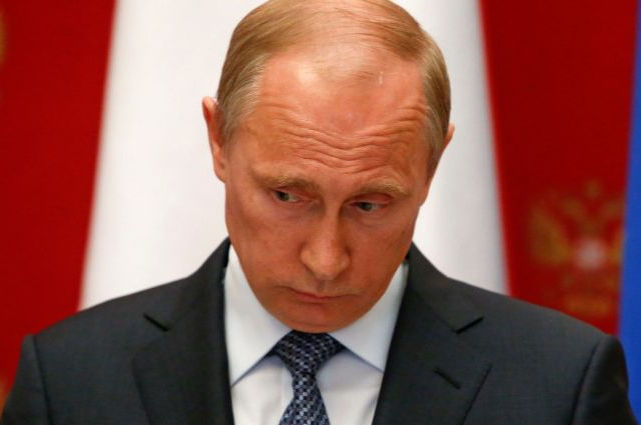 Эксперт: "Крушение рейтинга - сигнал элитам, готовится устранение Путина"