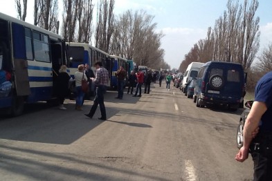 Автобусы на украинских блокпостах Донецкой области будут проходить контроль вне очереди – замруководителя АТО