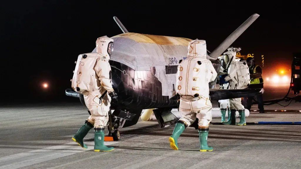 США вывели на орбиту новое космическое оружие, скрытно продвигая X-37B