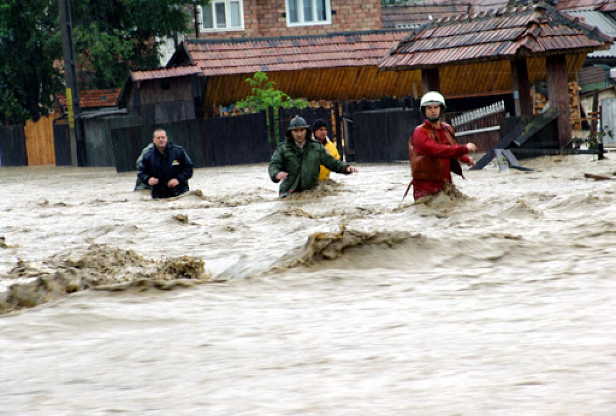 В Минздраве заявили о возможных вспышках ОКИ из-за наводнения на западе Украины