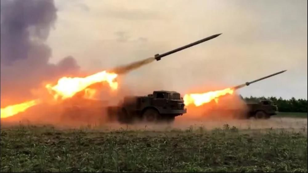 ВСУ накрыли скопление оккупантов из "Ураганов" – в россиян прилетел залп из 32 ракет по 270 кг 