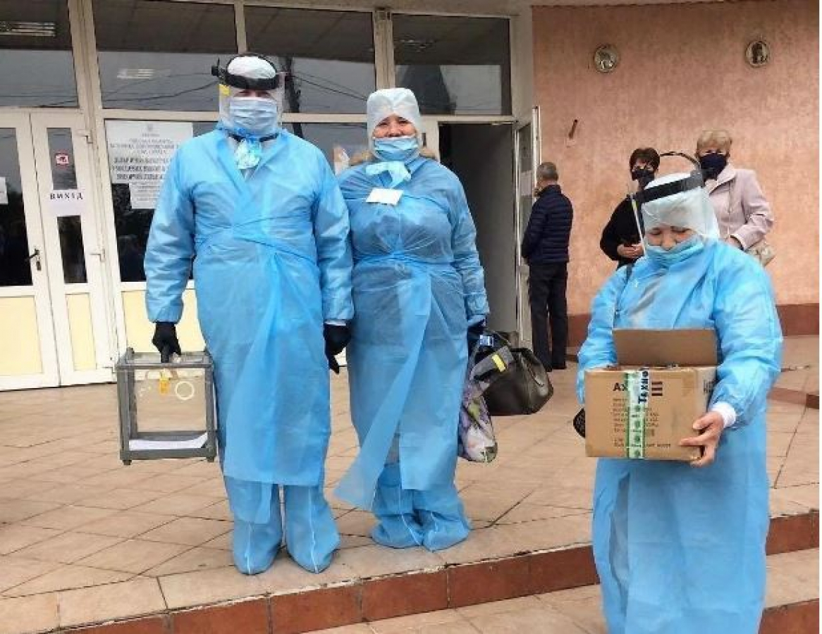 Местные выборы в Украине: как голосовали украинцы, заболевшие коронавирусом