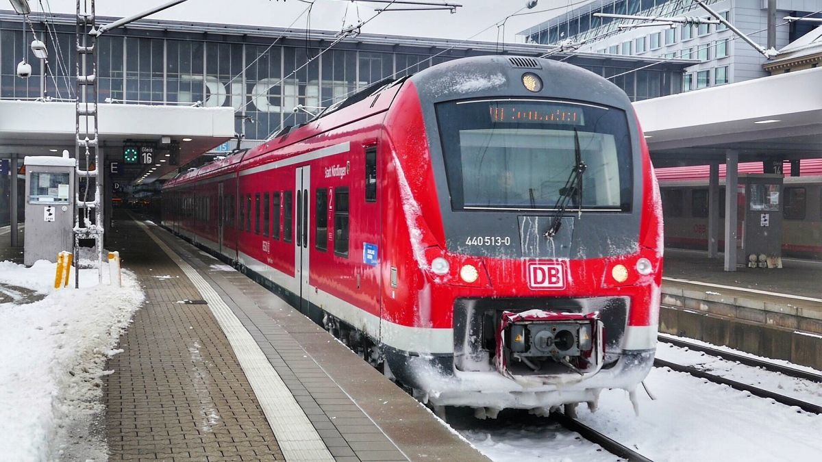 Транспортний колапс у Німеччині: після блокування трас фермерами страйк розпочали залізничники