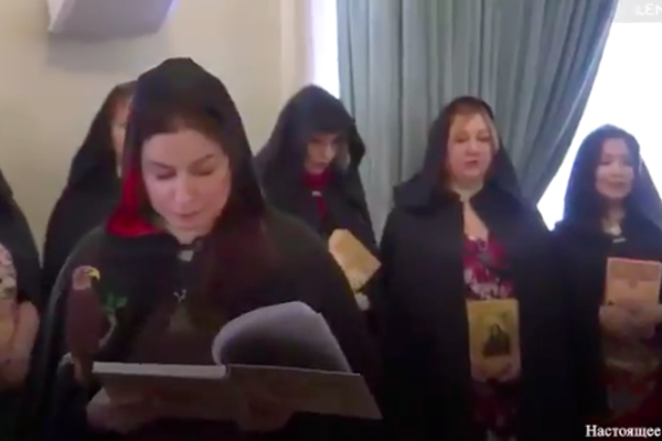 ​Ведьмы РФ на шабаше попытались поднять рухнувший рейтинг Путина: кадры ритуала "взорвали" соцсети